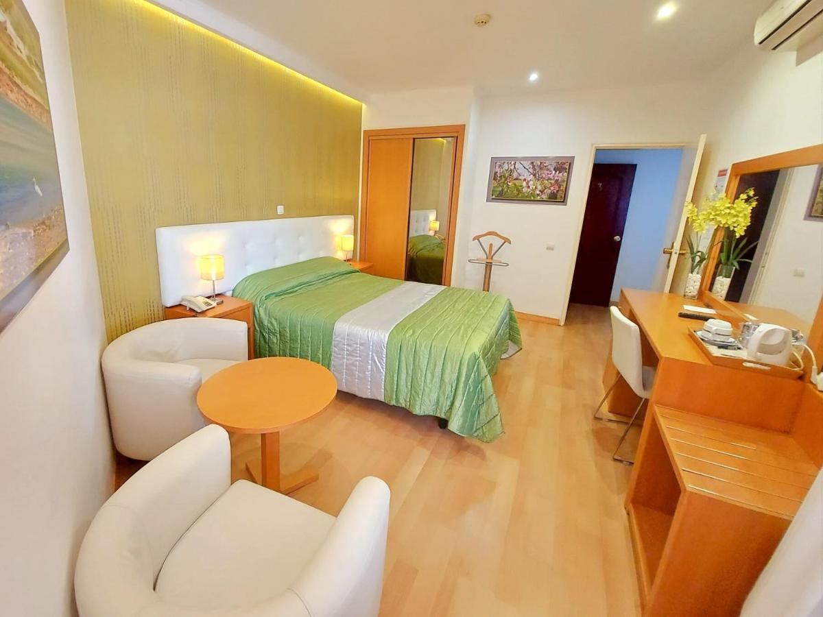 Vila Formosa Al-Estabelecimento De Hospedagem,Quartos-Rooms Monte Gordo Exterior foto