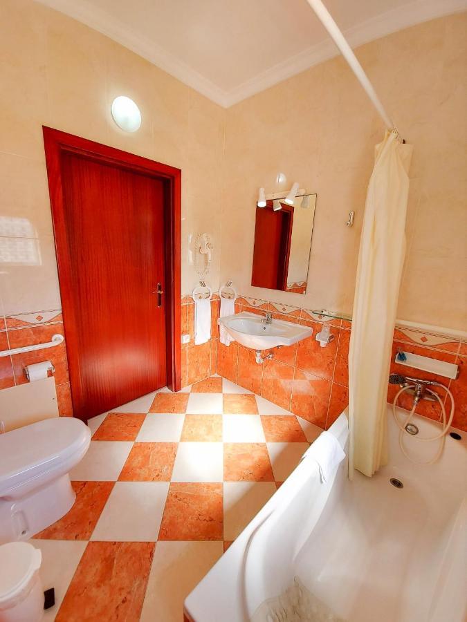 Vila Formosa Al-Estabelecimento De Hospedagem,Quartos-Rooms Monte Gordo Exterior foto